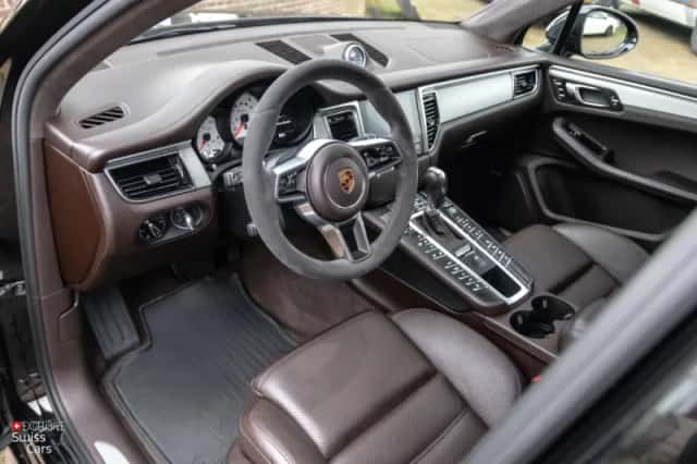 Porsche Macan (2016) thumbnail 14