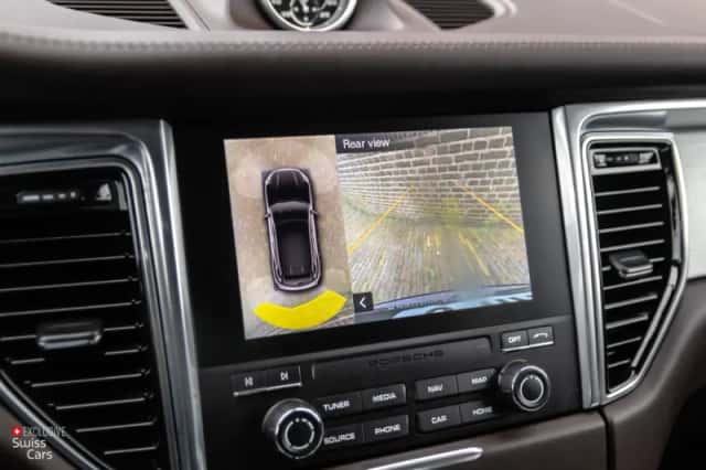 Porsche Macan (2016) thumbnail 16