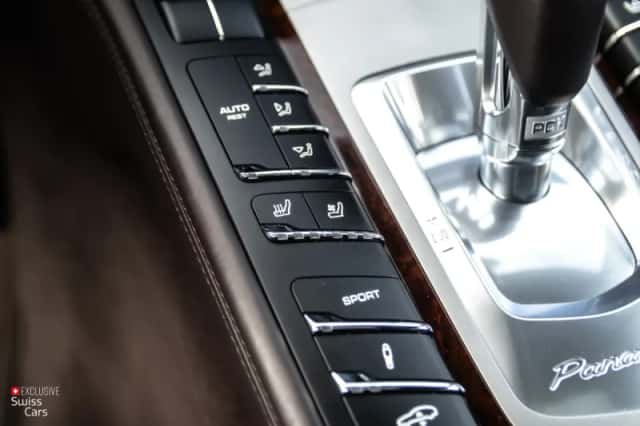 Porsche Panamera (2009) thumbnail 24