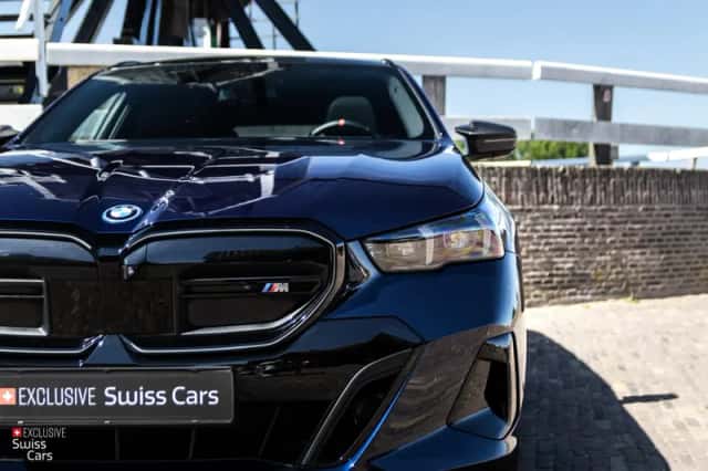 BMW i5 (2024) thumbnail 4