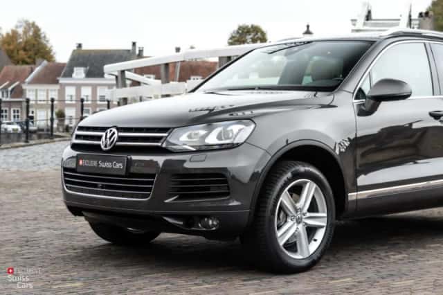 Volkswagen Touareg (2011) thumbnail 2