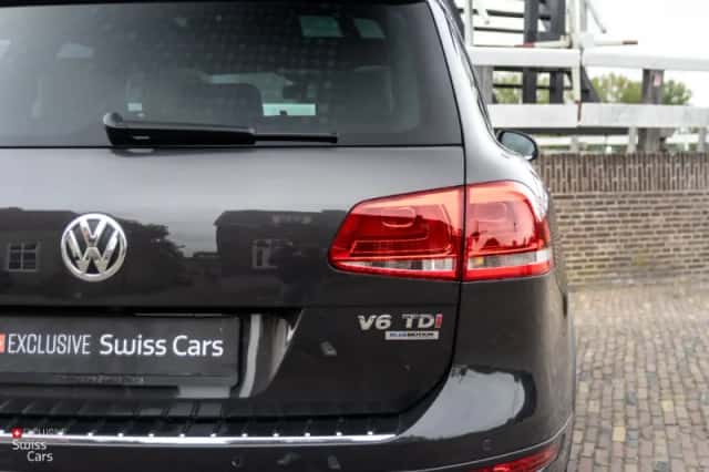 Volkswagen Touareg (2011) thumbnail 12