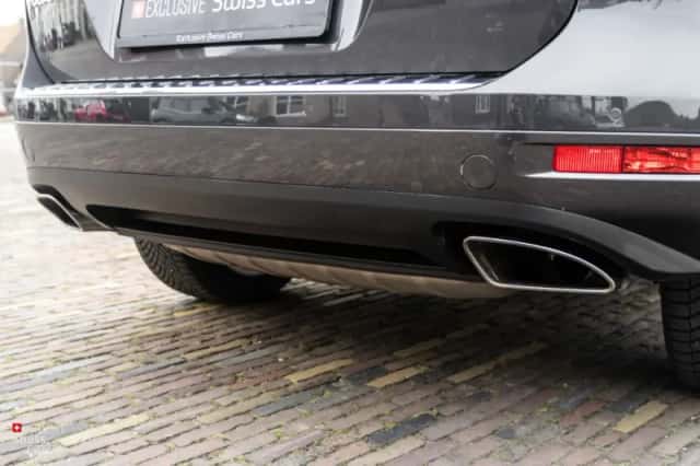 Volkswagen Touareg (2011) thumbnail 14