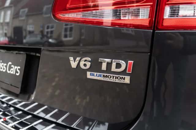 Volkswagen Touareg (2011) thumbnail 15