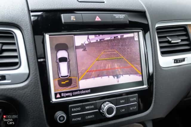 Volkswagen Touareg (2011) thumbnail 18