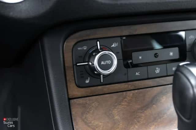 Volkswagen Touareg (2011) thumbnail 19