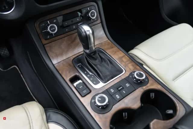 Volkswagen Touareg (2011) thumbnail 20