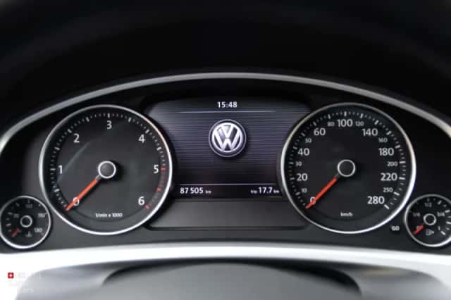 Volkswagen Touareg (2011) thumbnail 22