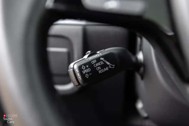 Volkswagen Touareg (2011) thumbnail 23