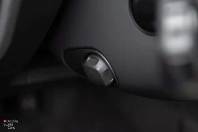 Volkswagen Touareg (2011) thumbnail 25