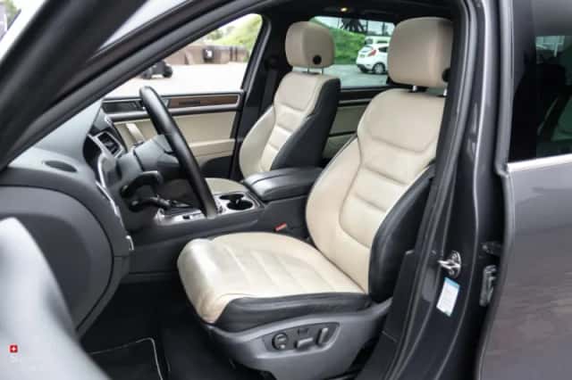Volkswagen Touareg (2011) thumbnail 26