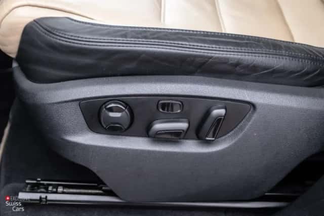 Volkswagen Touareg (2011) thumbnail 27