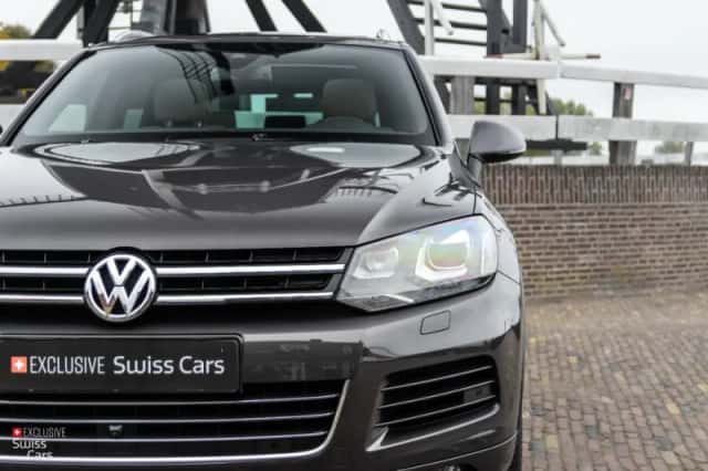 Volkswagen Touareg (2011) thumbnail 4