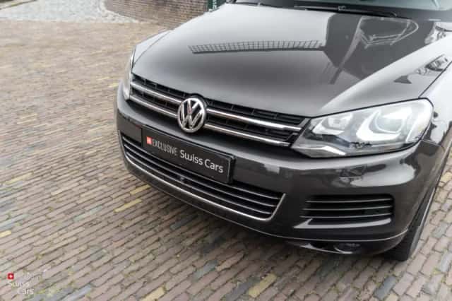 Volkswagen Touareg (2011) thumbnail 5