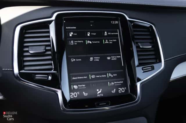Volvo XC90 (2021) thumbnail 17