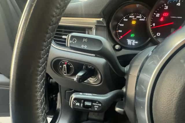 Porsche Macan (2016) thumbnail 21