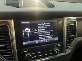 Porsche Macan (2016) thumbnail 23