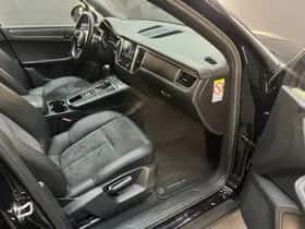 Porsche Macan (2016) thumbnail 31