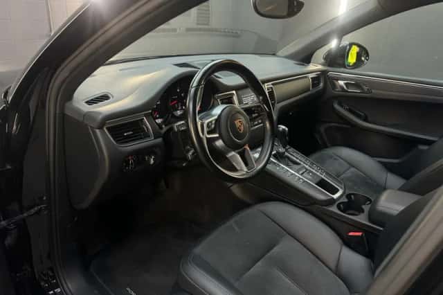 Porsche Macan (2016) thumbnail 5