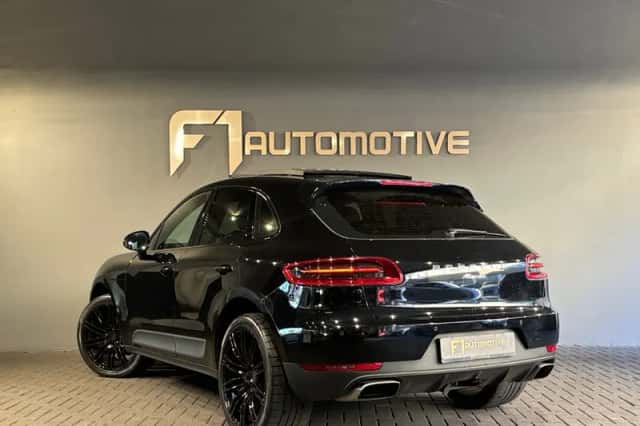 Porsche Macan (2016) thumbnail 8