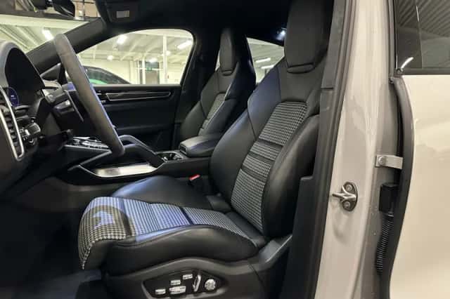 Porsche Cayenne (2020) thumbnail 19