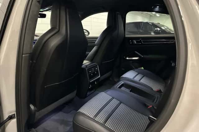 Porsche Cayenne (2020) thumbnail 22