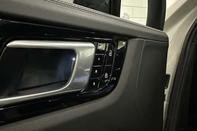 Porsche Cayenne (2020) thumbnail 27