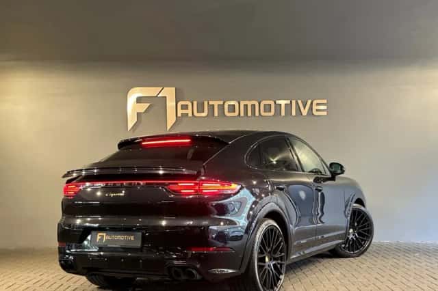 Porsche Cayenne (2021) thumbnail 3
