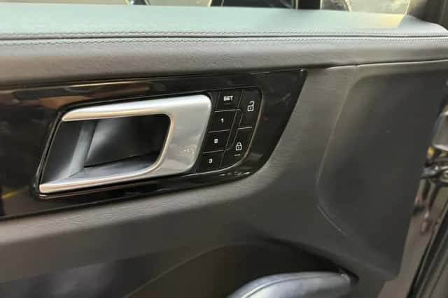 Porsche Cayenne (2021) thumbnail 21
