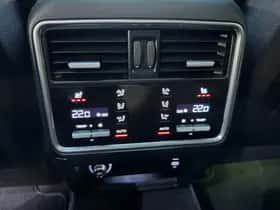 Porsche Cayenne (2021) thumbnail 24