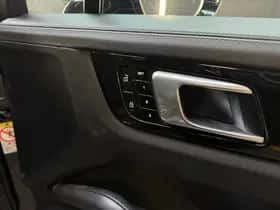 Porsche Cayenne (2021) thumbnail 26