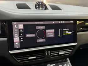 Porsche Cayenne (2021) thumbnail 35