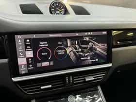 Porsche Cayenne (2021) thumbnail 37