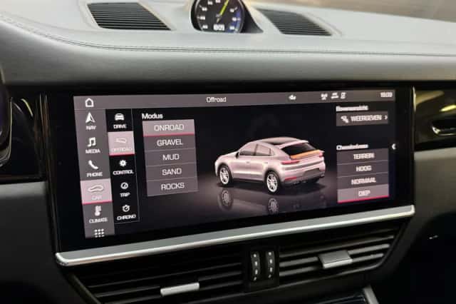 Porsche Cayenne (2021) thumbnail 38
