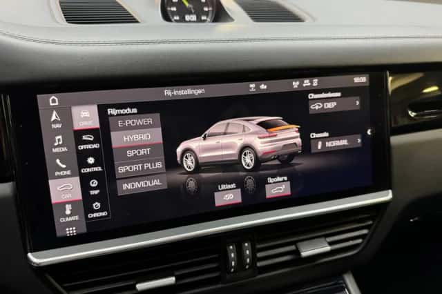 Porsche Cayenne (2021) thumbnail 39