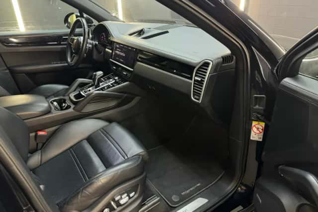 Porsche Cayenne (2021) thumbnail 41