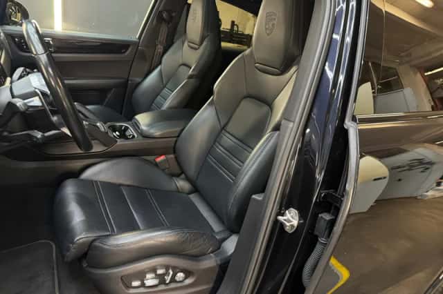 Porsche Cayenne (2021) thumbnail 6