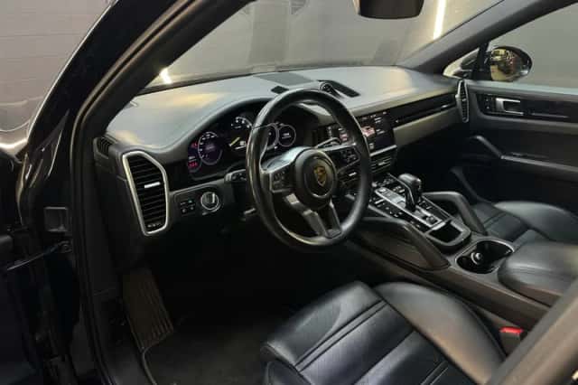 Porsche Cayenne (2021) thumbnail 7