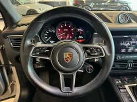 Porsche Macan (2021) thumbnail 19