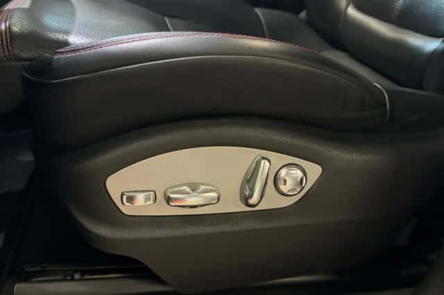 Porsche Macan (2021) thumbnail 23