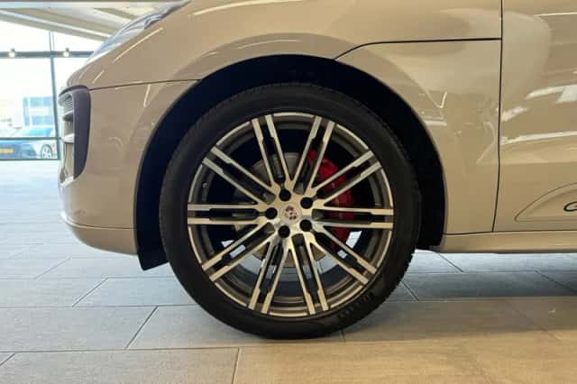 Porsche Macan (2021) thumbnail 24