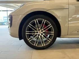 Porsche Macan (2021) thumbnail 24