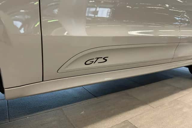 Porsche Macan (2021) thumbnail 25