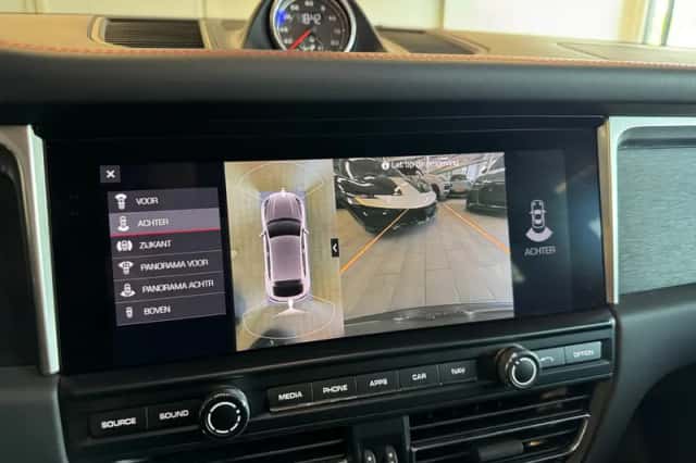 Porsche Macan (2021) thumbnail 27