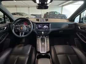 Porsche Macan (2021) thumbnail 4