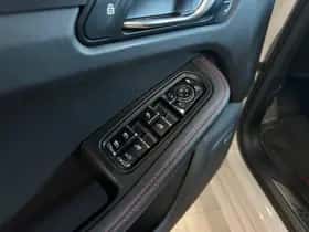 Porsche Macan (2021) thumbnail 33