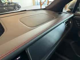 Porsche Macan (2021) thumbnail 36