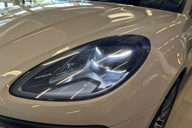 Porsche Macan (2021) thumbnail 38