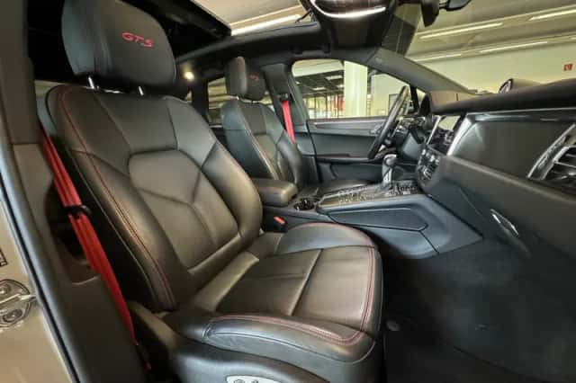 Porsche Macan (2021) thumbnail 43