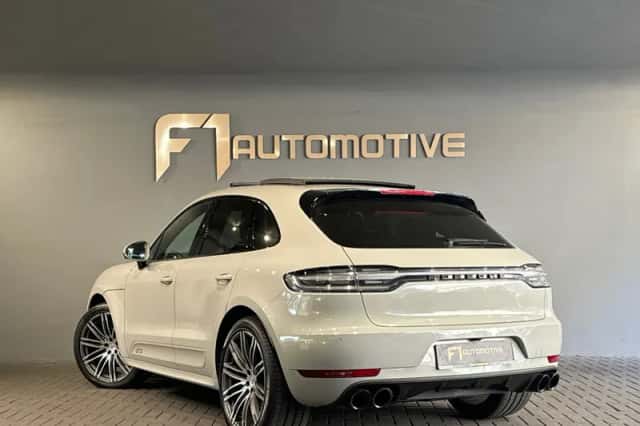 Porsche Macan (2021) thumbnail 6